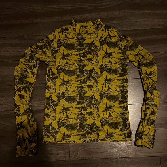 Vibrant green top - Picture 1 of 1